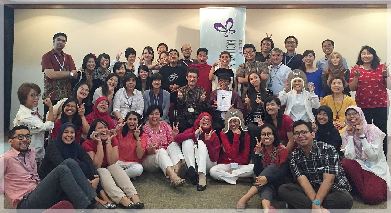 Perayaan perpisahan Perayaan perpisahan dengan teman-teman, kakak, orang tua di JF